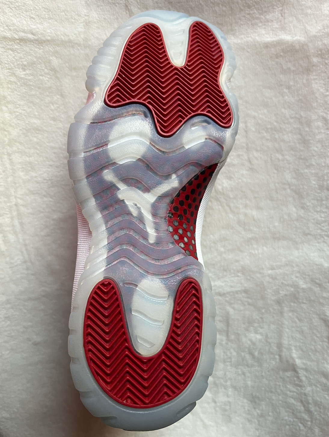 Air Jordan Retro 11 "Cherry"